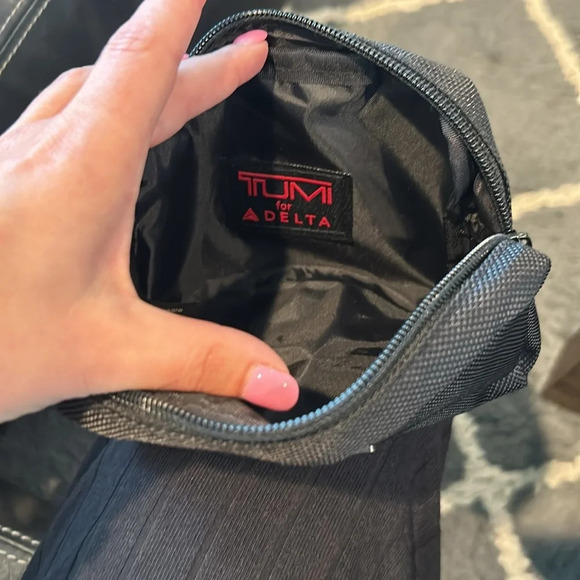 Tumi Toiletry Bag - Picture 4 of 6